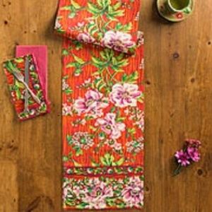 April Cornell Table Runner Water Lily BNWT